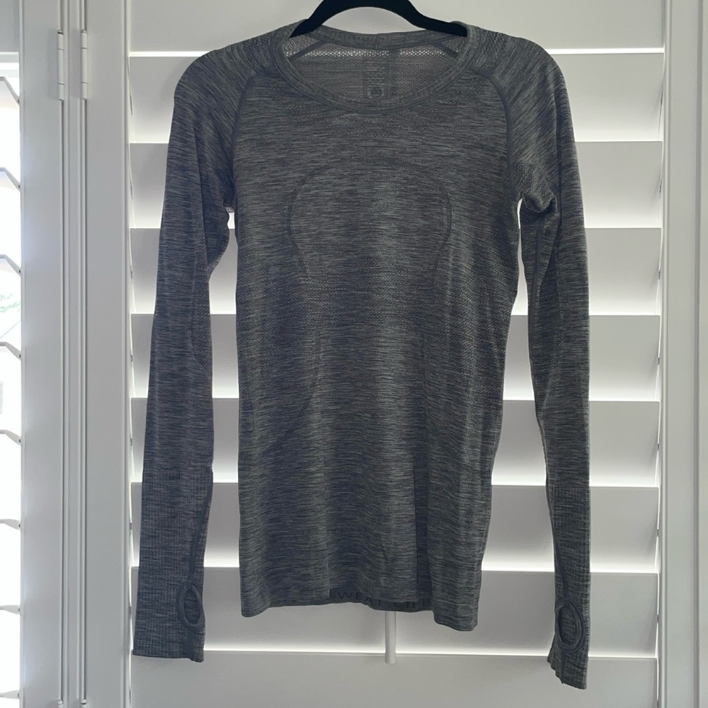 Lululemon Swiftly Tech Long Sleeve Top